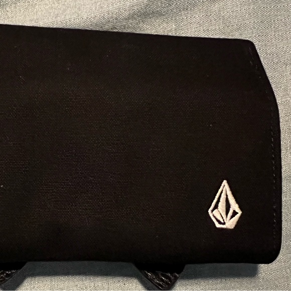 Women’s Volcom Wallet - Picture 3 of 6